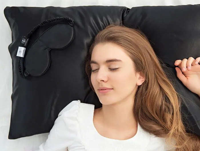 Coffret taie d'oreiller en soie et masque sommeil – Image 4